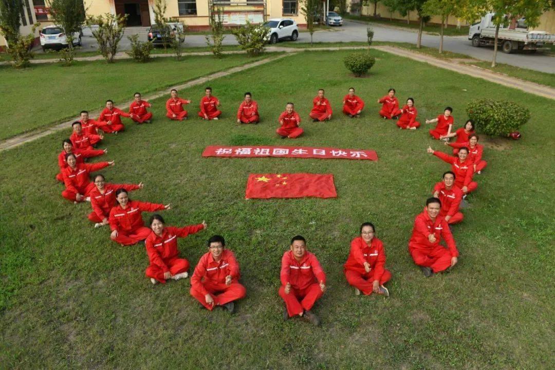 一场婚宴,撕开了75岁许绍雄的娱圈地位